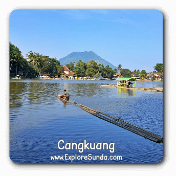 Situ Bagendit is a beautiful and tranquil lake near Garut. Who knows it has a tragic legend of a rich, stingy widow named Nyi Bagendit?